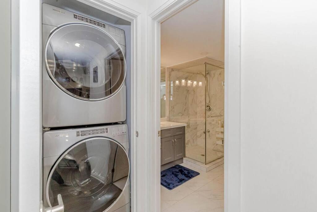 Luxury Basement Apartment In Oakville Exteriér fotografie