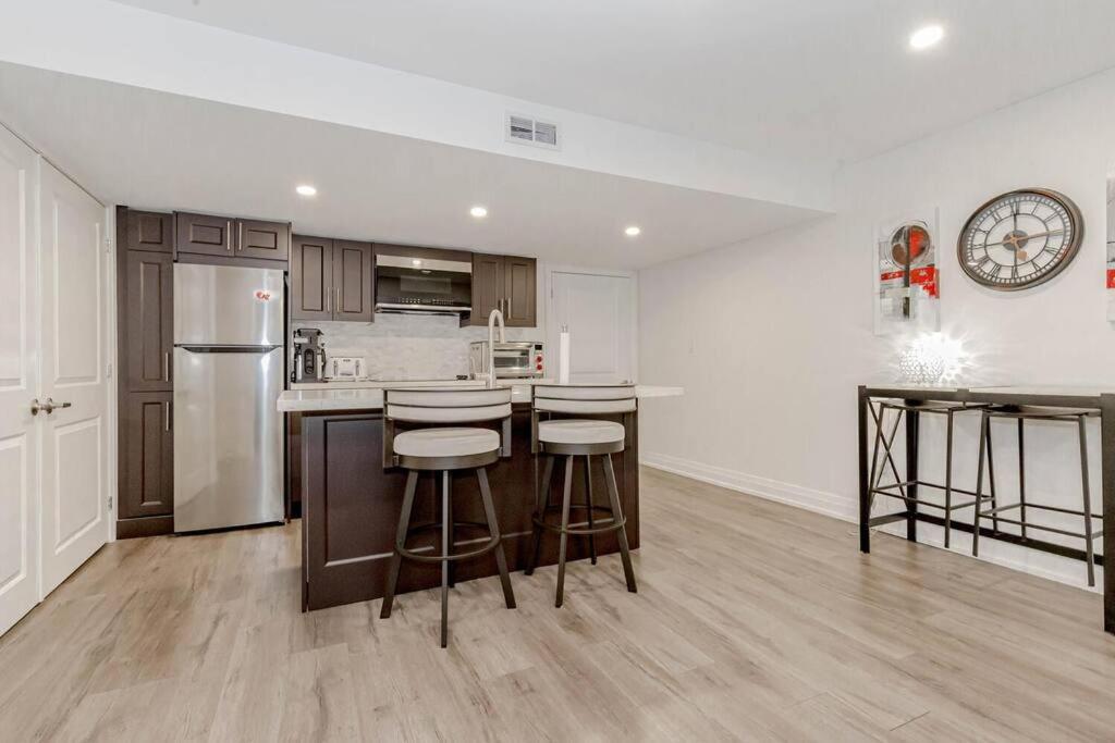 Luxury Basement Apartment In Oakville Exteriér fotografie